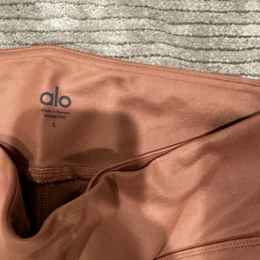 Stylish dusty pink women’s Leggings - Picture 3 of 3